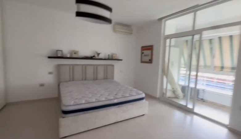Tirane, jepet me qera apartament 2+1+Ballkon Kati 8, 100 m² 800 € (KIKA 1)