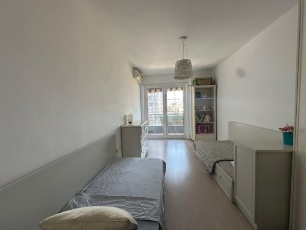 Tirane, jepet me qera apartament 2+1+Ballkon Kati 8, 100 m² 800 € (KIKA 1)