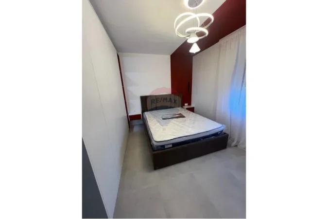 Tirane, jepet me qera apartament 2+1 , 75 m² 850 € (Ura e Tabakeve)