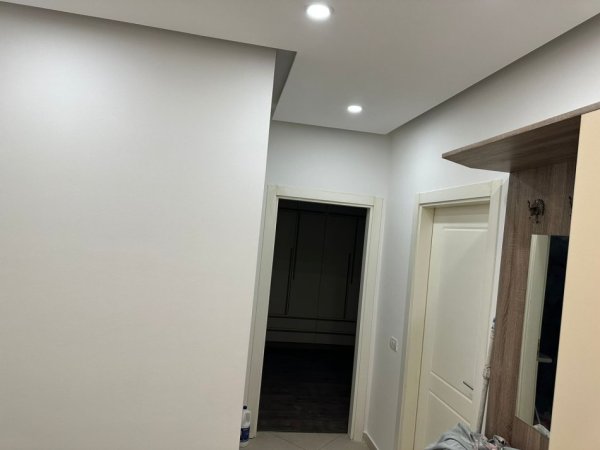 Tirane, jepet me qera apartament 1+1 Kati 3, 550 € 