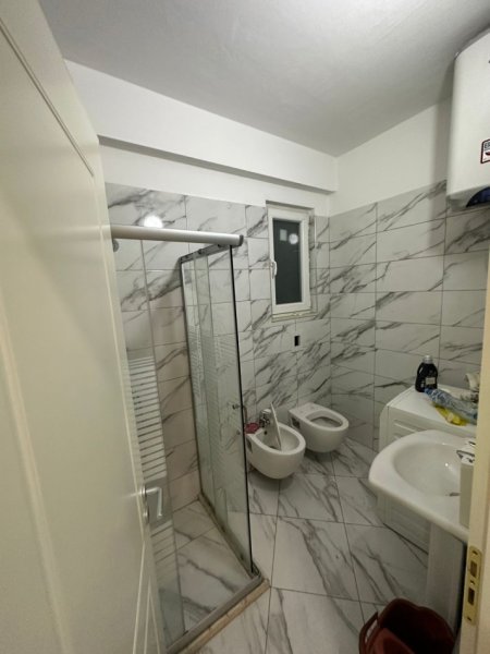 Tirane, jepet me qera apartament 1+1 Kati 3, 550 € 