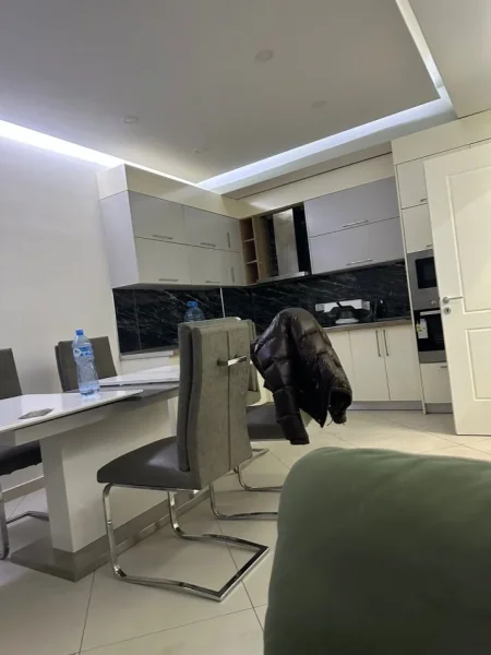 Tirane, jepet me qera apartament 1+1 Kati 3, 550 € 