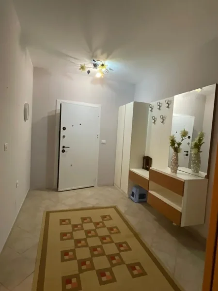 Tirane, jepet me qera shtepi 1+1 Kati 1, 70 m² 380 € (5 Maji)