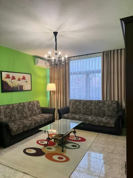 Tirane, jepet me qera apartament 1+1 Kati 7, 500 € 