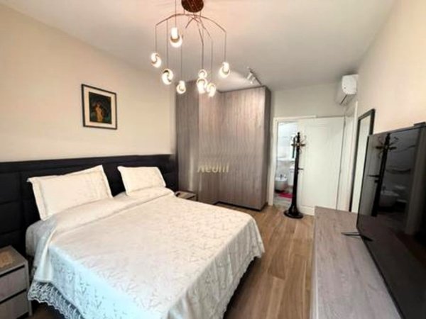 Tirane, jepet me qera apartament 2+1 Kati 2, 120 m² 1.500 € (teg)