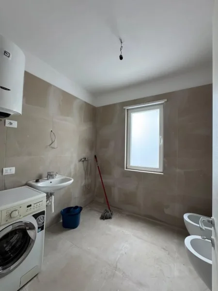 Tirane, shitet apartament 2+1 Kati 1, 98 m² 120.000 € (Univers city mbrapa QTU)