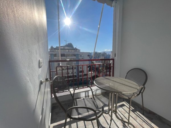 Tirane, jepet me qera apartament 2+1 Kati 7, 100 m² 800 € (Rruga e Kavajes)