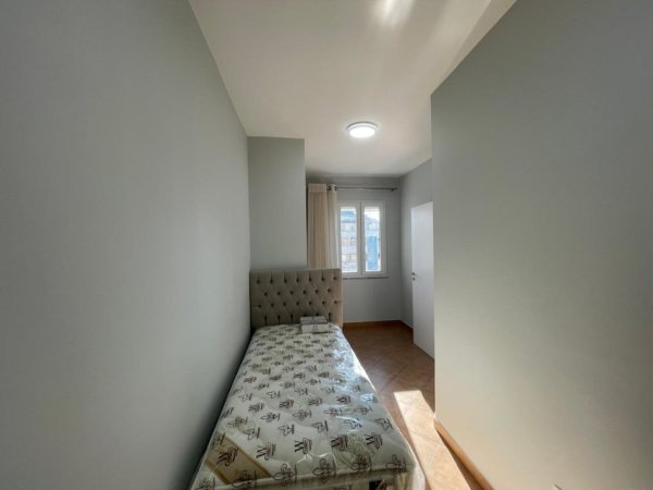 Tirane, jepet me qera apartament 2+1 Kati 7, 100 m² 800 € (Rruga e Kavajes)