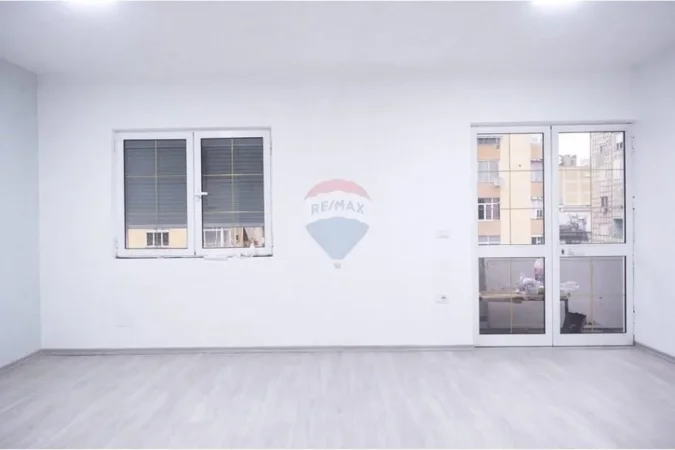 Tirane, jepet me qera zyre , 90 m² 1.000 € (Sheshi Willson)