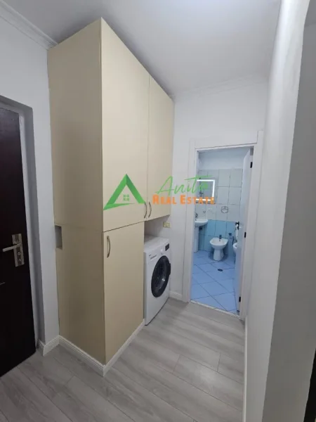 Tirane, shitet apartament 1+1 Kati 4, 55 m² 95.000 € (Misto Mame)