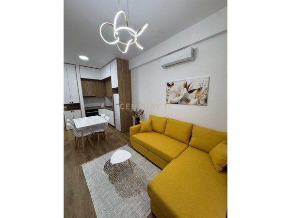 Tirane, jepet me qera apartament 1+1 Kati 0, 47 m² 475 € 