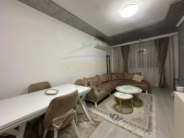Tirane, jepet me qera apartament 2+1 Kati 6, 91 m² 600 € (Unaza e Re, Prane Eja Studio.)