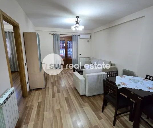 Shkoder, jepet me qera apartament 1+1+Ballkon Kati 1, 80 m² (PALLATI TEK ELITA)