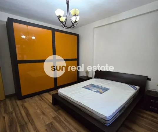 Shkoder, jepet me qera apartament 1+1+Ballkon Kati 1, 80 m² (PALLATI TEK ELITA)