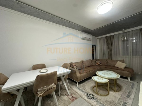Tirane, jepet me qera apartament 2+1+2,  Kati 6, 91 m² 600 € (Unaza e Re)