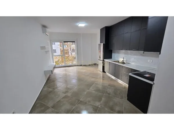 Tirane, jepet me qera apartament 1+1 Kati 3, 74 m² 450 € 