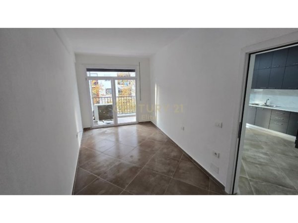 Tirane, jepet me qera apartament 1+1 Kati 3, 74 m² 450 € 
