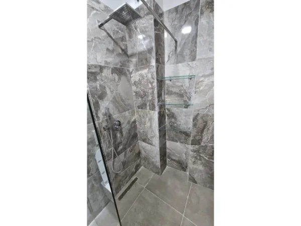 Tirane, jepet me qera apartament 1+1 Kati 3, 74 m² 450 € 