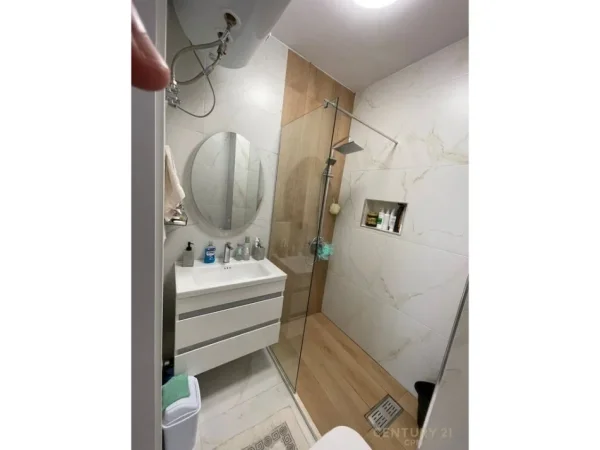 Tirane, shitet apartament 2+1 Kati 4, 97 m² 170.000 € (Kopshti Botanik/Zoologjik)