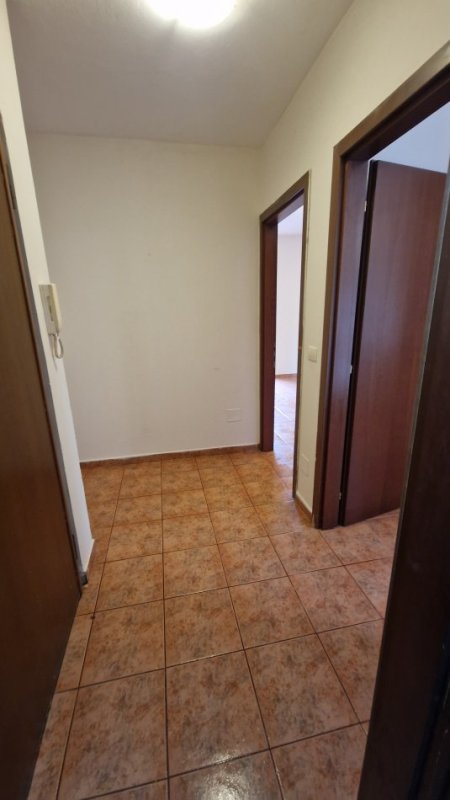 Tirane, jepet me qera apartament 1+1+Ballkon , 65 m² 450 € (Mbrapa Ambasadës Gjermane)