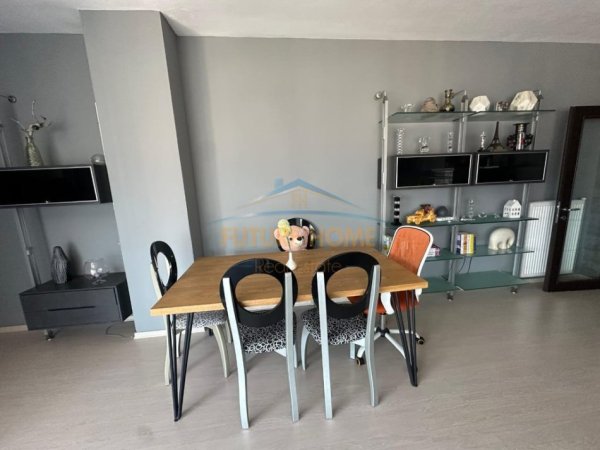 Tirane, jepet me qera apartament 2+1 Kati 7, 126 m² 830 € (Kompleksi Kika 1, Komuna e Parisit,)