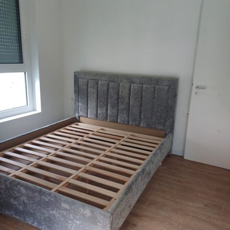 Jap 1+1(pjeserisht te mobiluar)330 € (Kompleksi Mangalem)