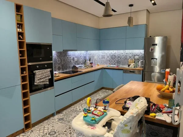 Tirane, jepet me qera apartament 1+1 Kati 4, 80 m² 800 € (Rruga e Kosovareve)