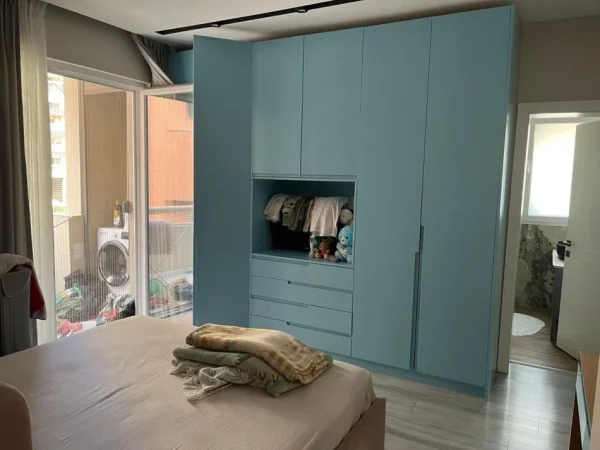 Tirane, jepet me qera apartament 1+1 Kati 4, 80 m² 800 € (Rruga e Kosovareve)