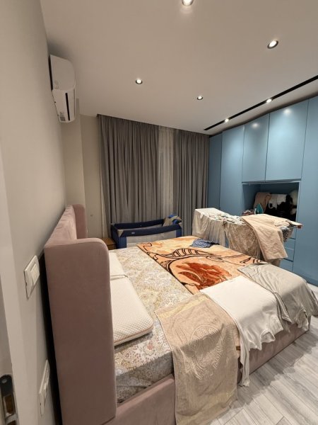 Tirane, jepet me qera apartament 1+1 Kati 4, 80 m² 800 € (Rruga e Kosovareve)