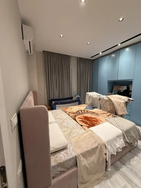 Tirane, jepet me qera apartament 1+1 Kati 4, 80 m² 800 € (Rruga e Kosovareve)
