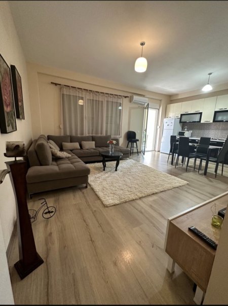 Tirane, jap me qera apartament 2+1+Ballkon Kati 2, 100 m² 700 € 