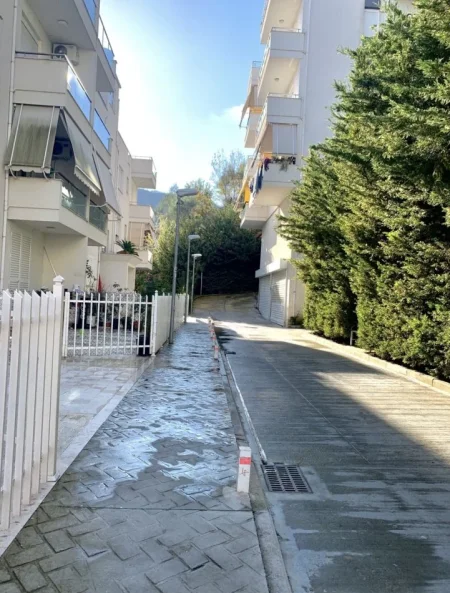 Tirane, jap me qera apartament 2+1+Ballkon Kati 2, 100 m² 700 € 