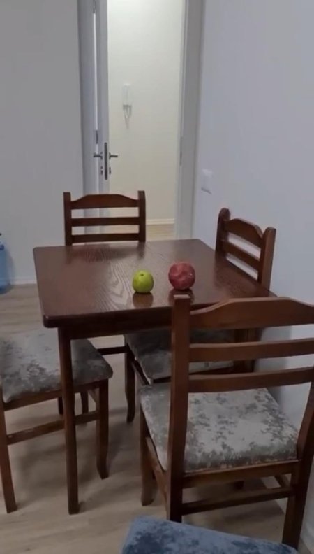 Tirane, jepet me qera apartament 1+1+Ballkon Kati 4, 75 m² 550 € (Yzberisht, Pasticeri Nela 6)