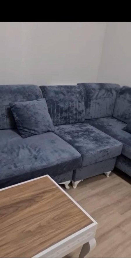 Tirane, jepet me qera apartament 1+1+Ballkon Kati 4, 75 m² 550 € (Yzberisht, Pasticeri Nela 6)
