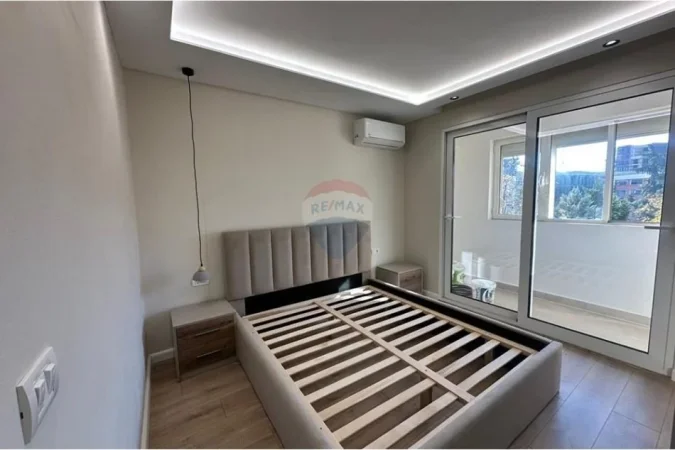 Tirane, shitet apartament 1+1+Ballkon , 47 m² 138.000 € (Rruga Muhamet Gjollesha)
