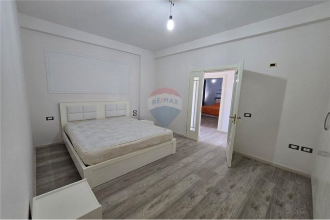 Vlore - Lungomare, jepet me qera apartament+verande | Penthouse 3+1+Ballkon , 170 m² 1.000 € (Rruga Murat Terbac, Vlore)