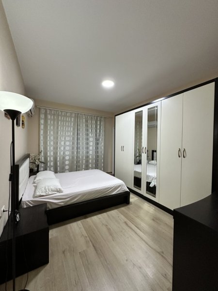 Tirane, jap me qera apartament 2+1+Ballkon Kati 2, 100 m² 700 € 