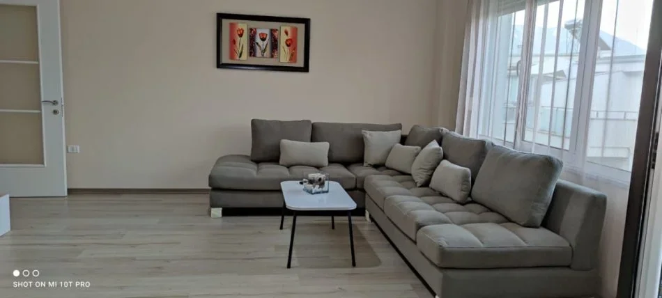 Tirane, jap me qera apartament 2+1+Ballkon Kati 2, 100 m² 700 € 