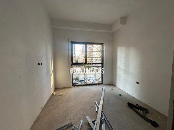 Tirane, shitet apartament 2+1+Ballkon Kati 1, 103 m² 195.000 € (Ish Fusha e Aviacionit)