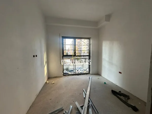 Tirane, shitet apartament 2+1+Ballkon Kati 1, 103 m² 195.000 € (Ish Fusha e Aviacionit)