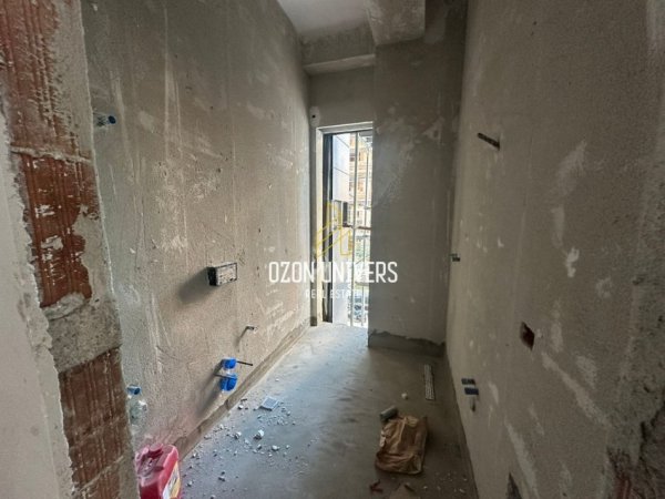 Tirane, shitet apartament 2+1+Ballkon Kati 1, 103 m² 195.000 € (Ish Fusha e Aviacionit)