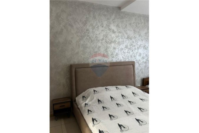 Vlore - Lungomare, jepet me qera apartament 1+1 , 78 m² 350 € (Rruga Dhimitër Konomi, Vlore)