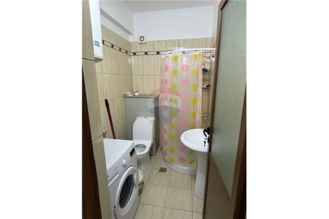 Vlore - Lungomare, jepet me qera apartament 1+1 , 78 m² 350 € (Rruga Dhimitër Konomi, Vlore)