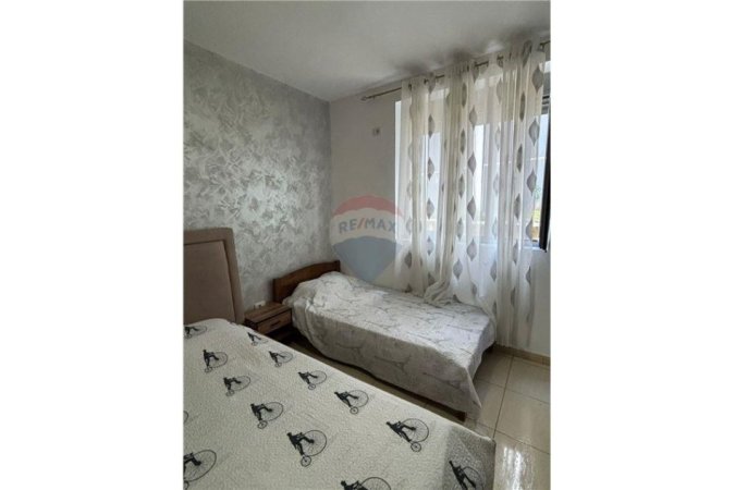 Vlore - Lungomare, jepet me qera apartament 1+1 , 78 m² 350 € (Rruga Dhimitër Konomi, Vlore)
