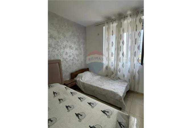 Vlore - Lungomare, jepet me qera apartament 1+1 , 78 m² 350 € (Rruga Dhimitër Konomi, Vlore)