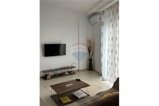 Vlore - Lungomare, jepet me qera apartament 1+1 , 78 m² 350 € (Rruga Dhimitër Konomi, Vlore)