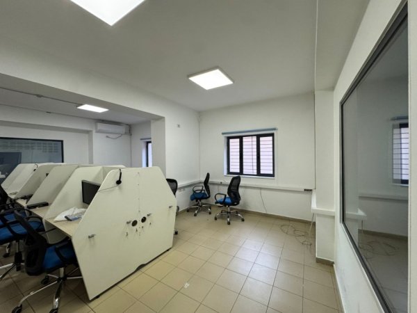 Tirane, jap me qera zyre Kati 0, 120 m² 800 € (Sheshi avni rustemi PAZARI I RI)