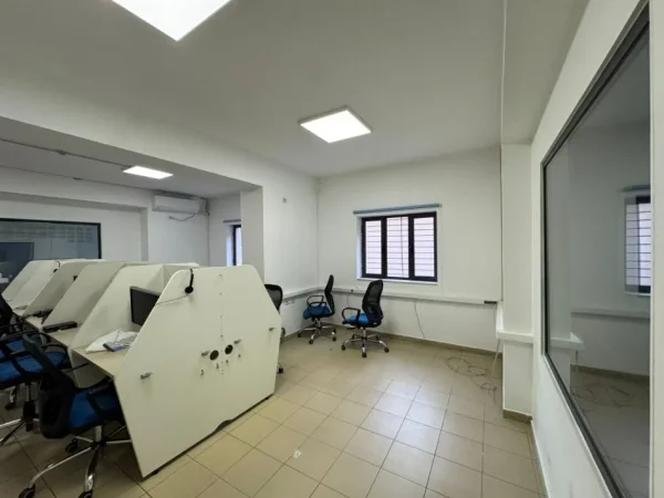 Tirane, jap me qera zyre Kati 0, 120 m² 800 € (Sheshi avni rustemi PAZARI I RI)