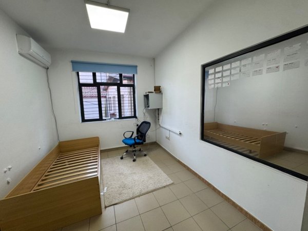 Tirane, jap me qera zyre Kati 0, 120 m² 800 € (Sheshi avni rustemi PAZARI I RI)