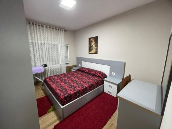 Tirane, jepet me qera apartament 1+1+Ballkon , (5 Maj)